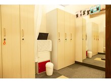 ブルー 小山店(BLV)/鍵つきロッカー完備