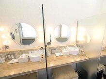 ムーン 横浜(MOON)の雰囲気（メイクスペースも充実◎お出かけ前にも♪）