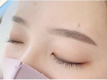 ホワイトアイ 平塚(WHITE EYE)/お顔の印象の80%を決める眉毛☆