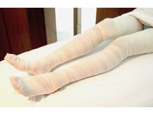 ピュアラ グランピュアラ難波店/包むだけで脚ライン整う