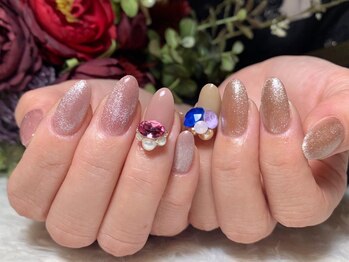 サロンドフォーエイチ(salon de 4H)/ちぐはぐマグネットネイル☆