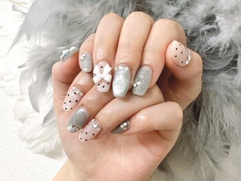 プリティ(Pretty)の写真/SNSで人気なワンホン・韓国・ガーリー系ネイルも任せ下さい☆かわいいパーツが豊富なサロン♪