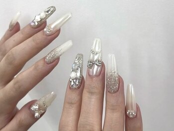 リンミウ(RiN.miu)/ホワイトミラーネイル Kaho