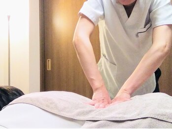 リラクゼーションスペース/腰のもみほぐし