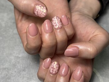 ネイルサロン 虹色/