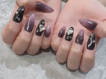 リルモ(Relumo)/purple×blackネイル