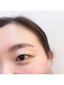 イードット(E.)/眉毛×まつげ