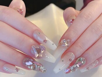 ピオミエルネイル 新宿(pio miel nail)の写真/ライブ・撮影・ブライダルまで♪"特別な日"のための華やかネイルはpio mielにお任せ！モチの良さも◎