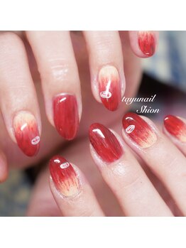 パラジェル手描きりんごネイル