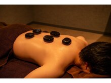 【ホットストーン】天然石使用◇心地のいい温かさでマッサージとの相性抜群。