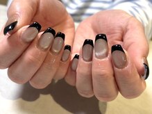 ルアナ(Luana)/マグネット　フレンチ　ネイル