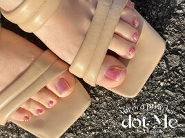 オーロラパウダーのフットネイル