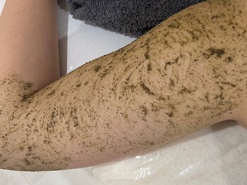 マシェ バイ マユ(Mache by Mayu)/毛孔性苔癬は陶肌トリートメント