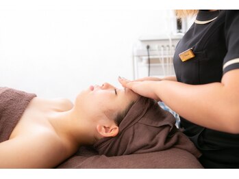 アデージョ アデオス(Ade-jyo.Adeosu)の写真/【人気メニュー!過熱水蒸気システムEIEN】毛穴をキレイにするだけでなく保湿し艶肌になれる♪