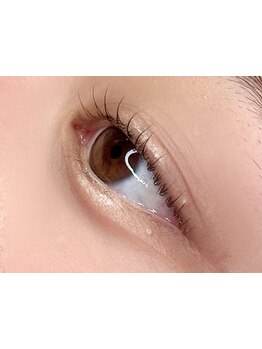 ネイル・アイメニューの同時施術が可能