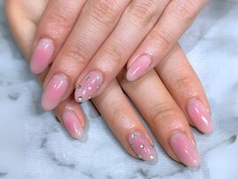 《片手1本ずつart×チークnail》