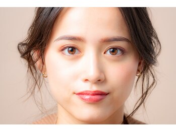 癒 and 美 悠希 ゆうき/ナチュラル上品な目元にしたい