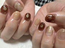 デューネイルスタジオ(dew nail studio)/ゴールドぷっくりお花