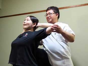 まごんて整体院/セルフケア【ストレートネック】