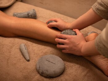 ルミエール(Lumiere)/03　ストーン足ツボ