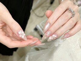 今話題の「氷花ネイル」