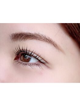 ナチュラル上品な目元にしたい