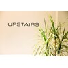 アップステアーズ(UPSTAIRS)ロゴ