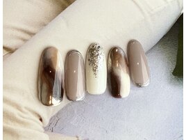 ニュアンスタイダイ￥６９８０