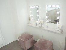 ユノーノ アイラッシュ 静岡店(Junono Eyelash)の雰囲気(ドレッサー完備でメイク直しOK)