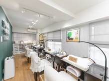 ベターミー(BETTER ME)の雰囲気（ネイル台は4席完備！清潔感溢れる店内です♪）