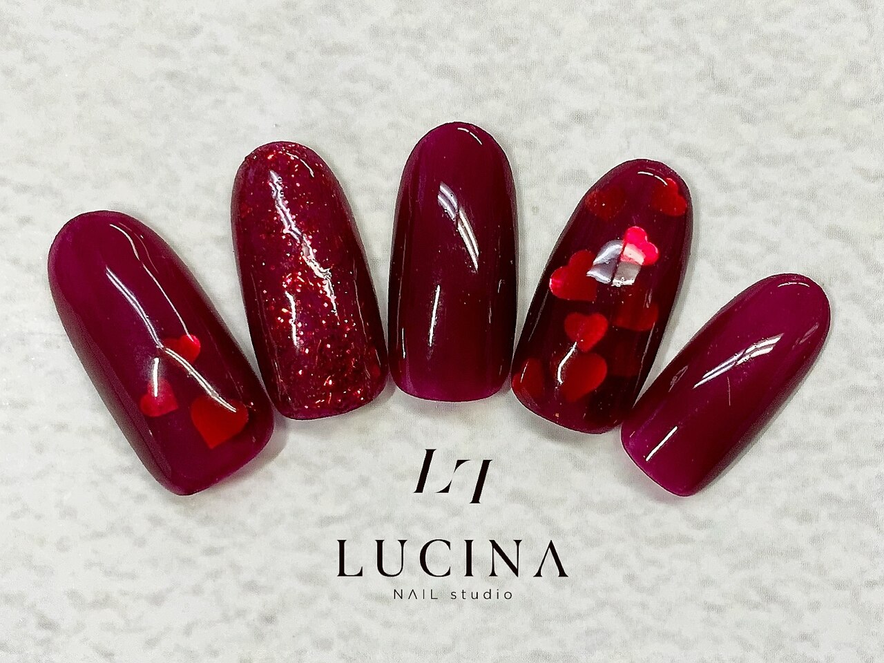 2025年-2026年冬トレンド】レッド バレンタインのネイルデザイン集