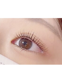 ナチュラル上品な目元にしたい