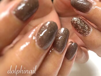 ドルフィネイル/秋色のブラウン