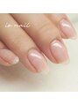イオネイル(io nail)&nbsp;ベースからうるツヤに。フォルムを整えてキレイなお手元に。