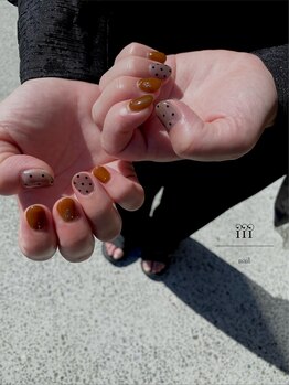 イー(iii)/シアードット