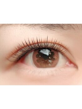 ナチュラル上品な目元にしたい