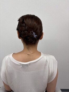 ミカヅキ 赤坂/三つ編みアレンジアップヘア！