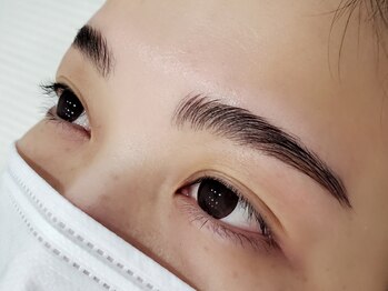 アイラッシュサロン モッペル(Eyelash Salon Moppel)/眉毛の毛流れが変わるだけで