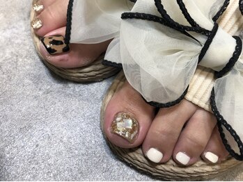 ゼンネオ(Zen Neo)の写真/《京都駅》足元を華やかに演出するフットネイルおすすめ*お気に入りのサンダルも映えること間違いなし☆