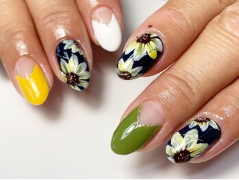 手描きフラワーネイル