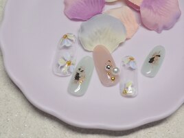 透け感フラワーネイル