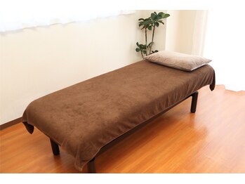 朝志 坂戸院(ASASHI)/高級施術ベッドを使用