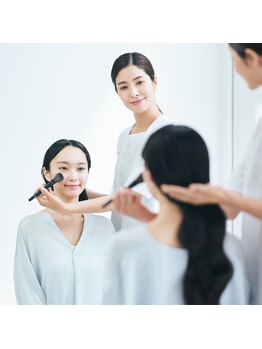 ポーラ ザ ビューティ 新宿南口店(POLA THE BEAUTY)/メイクサービスも行っております