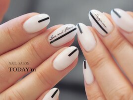 白黒シンプルネイル