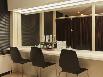 ナチュラーレ 京都四条烏丸店(Naturale)/メイクコーナー