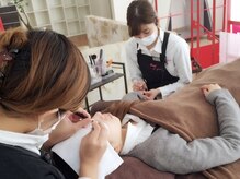ネイルアンドアイラッシュ ラビ(Nail&Eyelash Ravi)の雰囲気（まつげエクステ、ネイルの同時施術が人気です。）