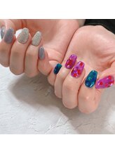 ブラン(blanc)/キラキラアシメントリーネイル