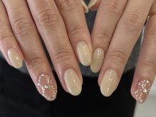 ユヌ(une)/ストーンを使ったアートも