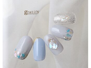 くすみブルーニュアンスネイル