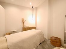 ユーフォリア グロウ(euphoria glow)/{　施術ルーム　}